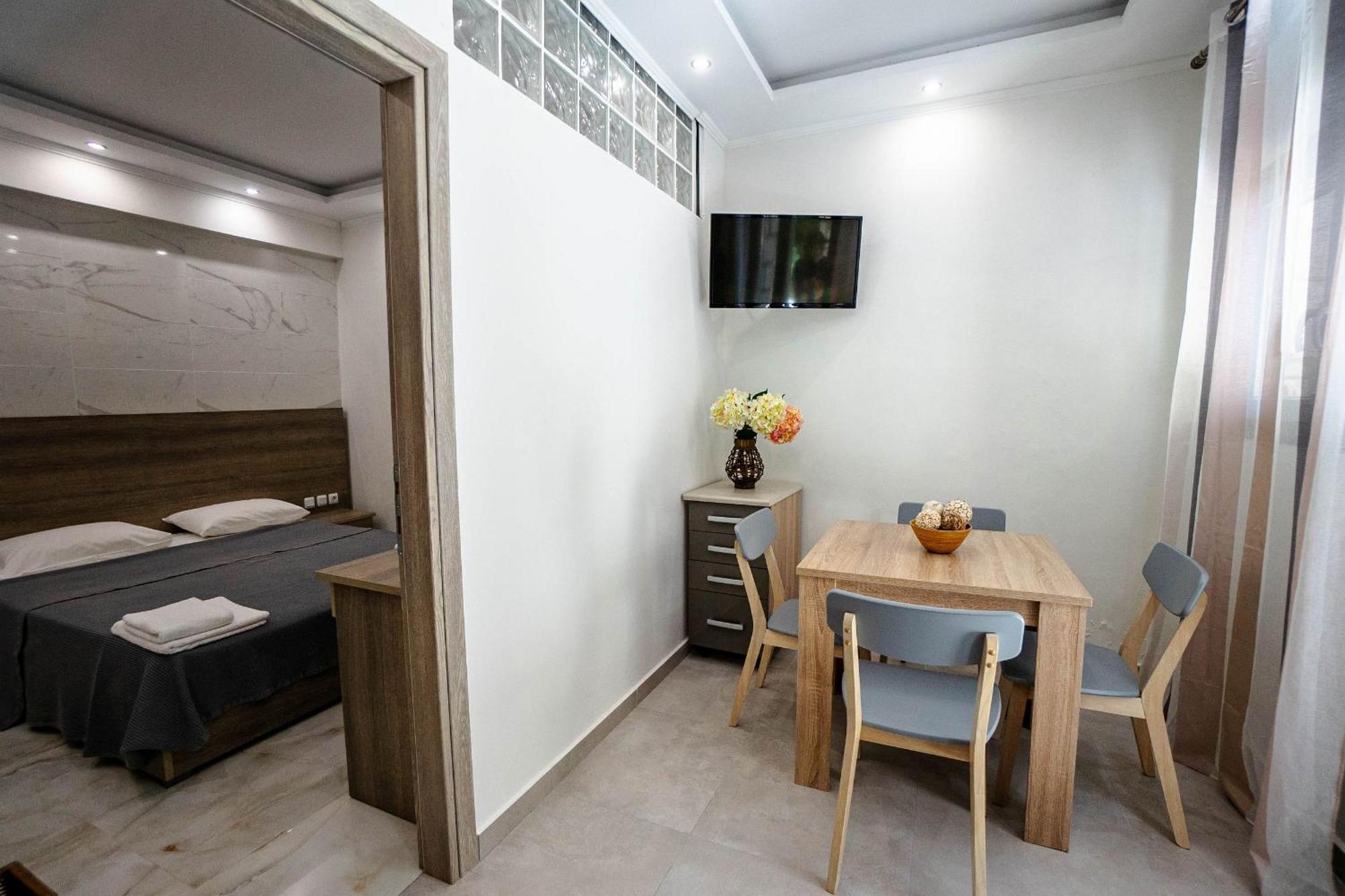 Golden Dolphin Studios&Apartments Alykes  Zimmer foto